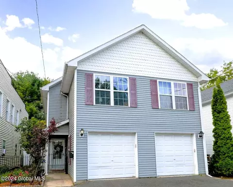 14 Devlin St, Cohoes, NY 12047