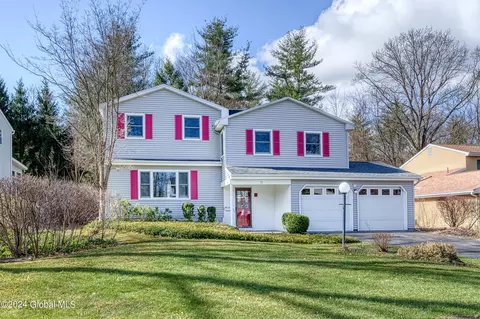 76 Cascade Ter, Niskayuna, NY 12309