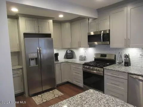 Kitchen - 3040 Cox Ave, Schenectady, NY 12306 photo 2 of 3