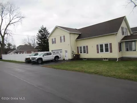 Exterior - 3040 Cox Ave, Schenectady, NY 12306 photo 2 of 6