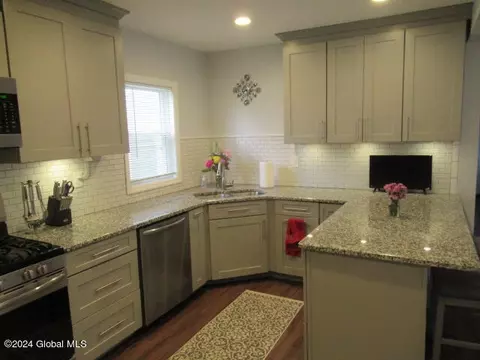 Kitchen - 3040 Cox Ave, Schenectady, NY 12306 photo 3 of 3