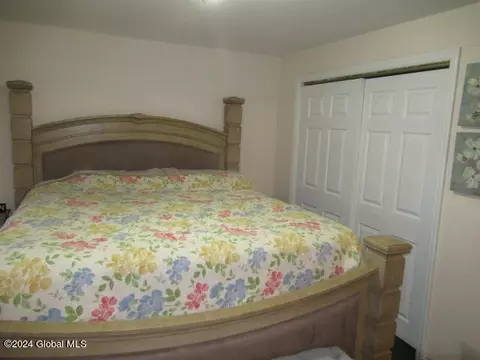 Bedroom - 3040 Cox Ave, Schenectady, NY 12306 photo 4 of 8