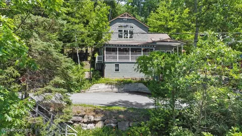 705 Gull Bay Rd, Putnam Station, NY 12861
