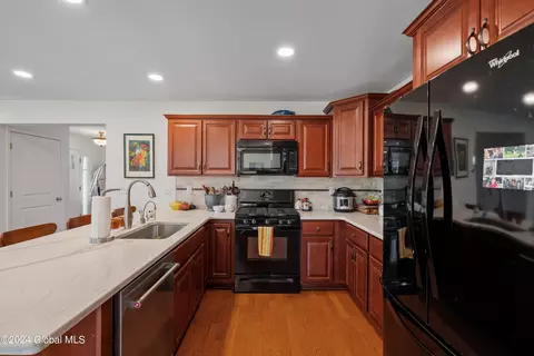 9 Ariana Ct, Delmar, NY 12054 photo 6