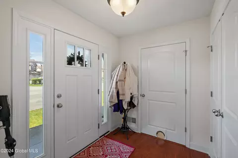 9 Ariana Ct, Delmar, NY 12054 photo 3
