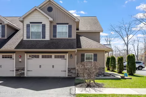 9 Ariana Ct, Delmar, NY 12054