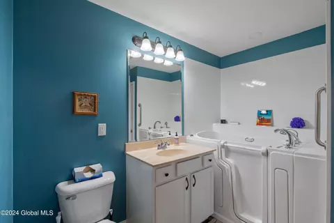 9 Ariana Ct, Delmar, NY 12054 photo 14
