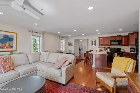 9 Ariana Ct, Delmar, NY 12054 photo 10