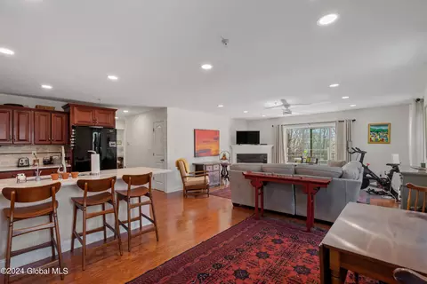 9 Ariana Ct, Delmar, NY 12054 photo 4