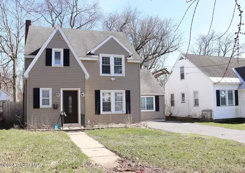 7 Selden St, Schenectady, NY 12304