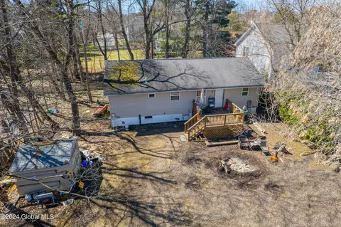 99 12 Walworth St, Saratoga Springs, NY 12866