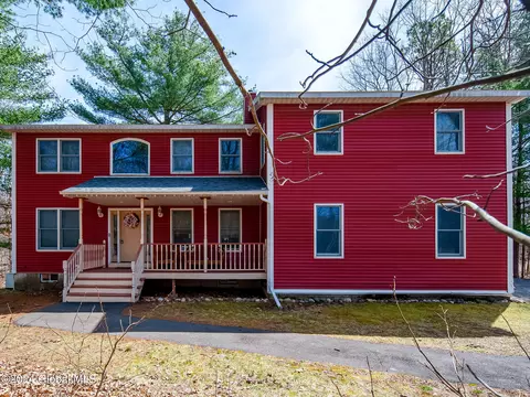 214 Shufelt Rd, Nassau, NY 12123