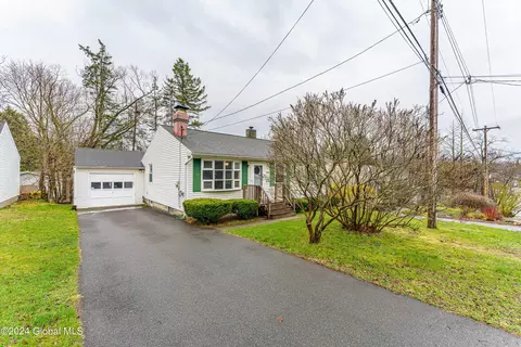 224 Washington Ave E, Rensselaer, NY 12144