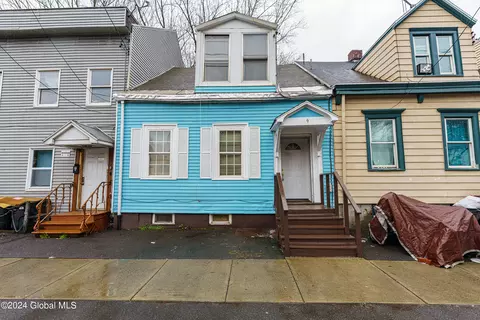 9 Robin St, Albany, NY 12206
