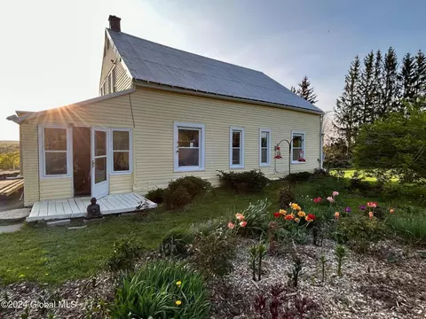 483 County Route 360, Medusa, NY 12120