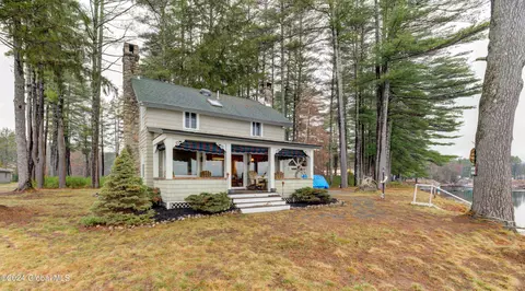 303 Houseman St, Mayfield, NY 12117