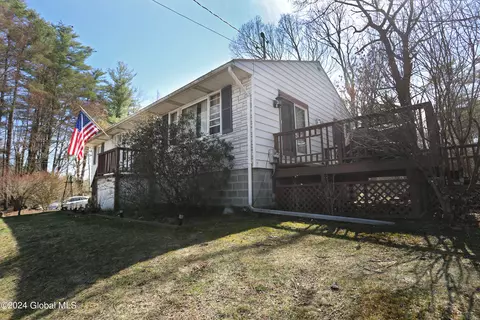 1879 State Route 81, Earlton, NY 12058