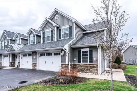 156 Paddock Cir, Rotterdam, NY 12306