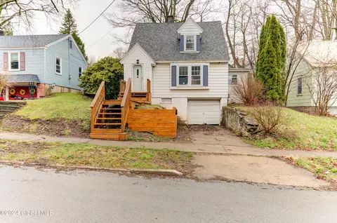 26 Gillen Ter, Gloversville, NY 12078