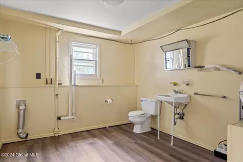 Bath - 1158 Hendrickson Ave, Schenectady, NY 12309 photo 2 of 2
