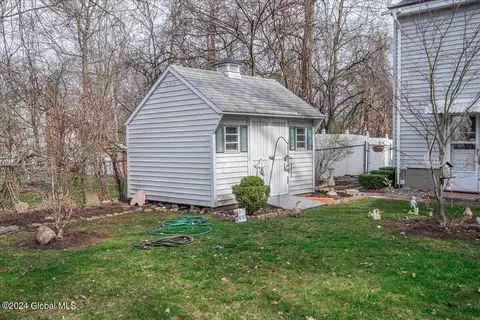 Exterior - 1158 Hendrickson Ave, Schenectady, NY 12309 photo 4 of 5