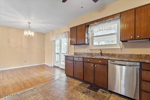 Kitchen - 1158 Hendrickson Ave, Schenectady, NY 12309 photo 2 of 3