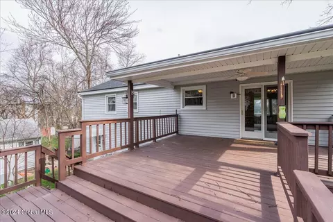 Exterior - 1158 Hendrickson Ave, Schenectady, NY 12309 photo 3 of 5
