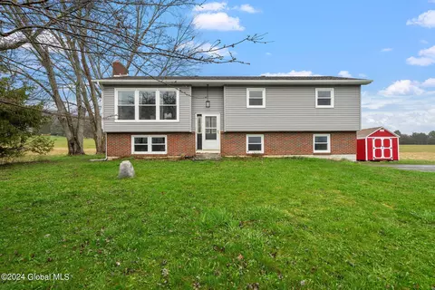 115 Grandview Dr, Esperance, NY 12066