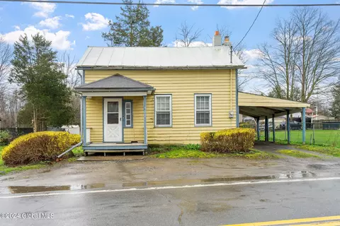 902 County Route 25, Kinderhook, NY 12106