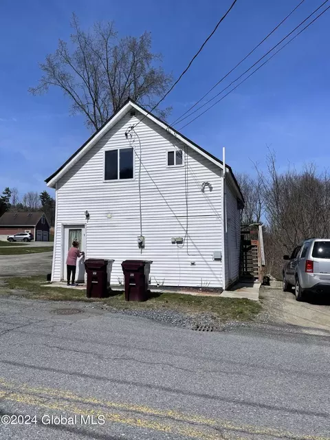 64 Cummings St, Hoosick Falls, NY 12090