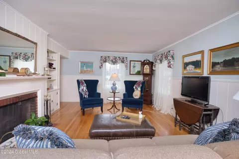 Living - 814 Riverside Ave, Glenville, NY 12302 photo 1 of 6