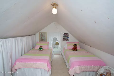 Bedroom - 814 Riverside Ave, Glenville, NY 12302 photo 4 of 10