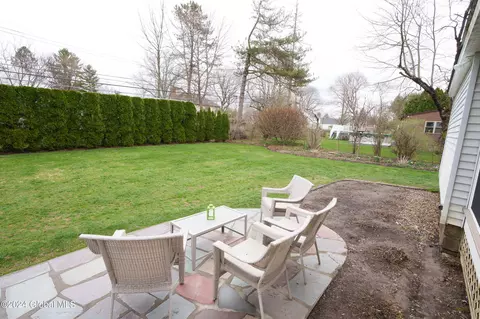 Exterior - 814 Riverside Ave, Glenville, NY 12302 photo 10 of 10