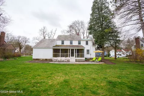 Exterior - 814 Riverside Ave, Glenville, NY 12302 photo 7 of 10
