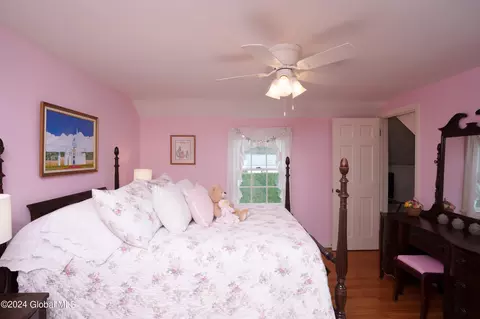 Bedroom - 814 Riverside Ave, Glenville, NY 12302 photo 1 of 10