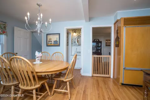 Dining - 814 Riverside Ave, Glenville, NY 12302 photo 5 of 6