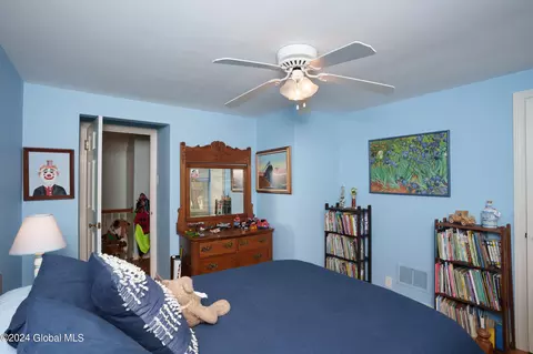 Bedroom - 814 Riverside Ave, Glenville, NY 12302 photo 6 of 10