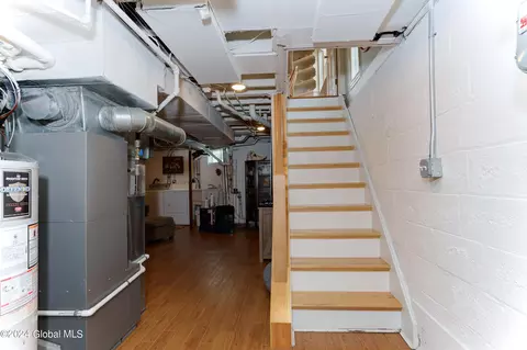 Entry Way - 814 Riverside Ave, Glenville, NY 12302 photo 3 of 3