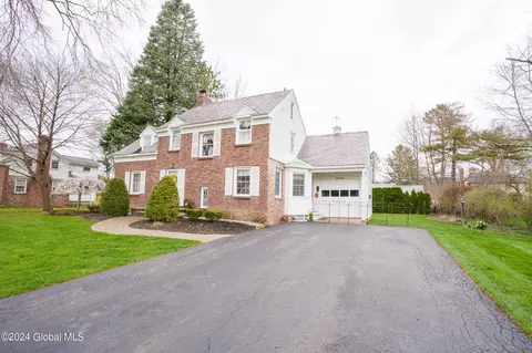 Exterior - 814 Riverside Ave, Glenville, NY 12302 photo 6 of 10