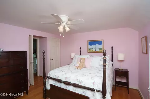 Bedroom - 814 Riverside Ave, Glenville, NY 12302 photo 2 of 10