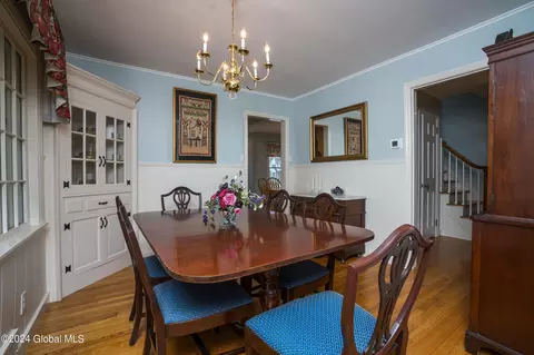 Dining - 814 Riverside Ave, Glenville, NY 12302 photo 2 of 6