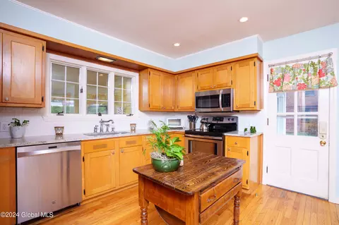 Kitchen - 814 Riverside Ave, Glenville, NY 12302 photo 3 of 3
