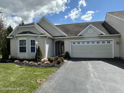 12 Mayfield Ct, Queensbury, NY 12804