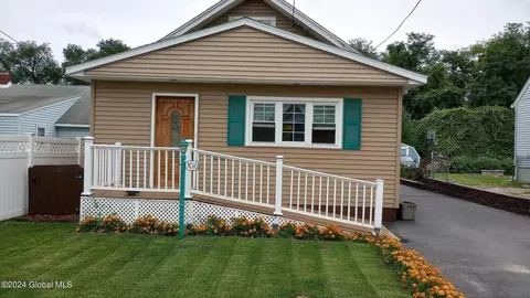 3016 Edgewood Ave, Schenectady, NY 12306