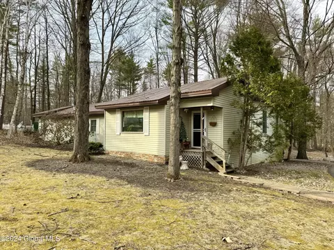 1 Solar Dr, Porter Corners, NY 12859