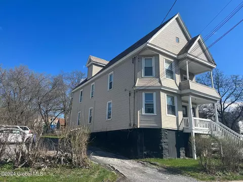 1912 Foster Ave, Schenectady, NY 12308