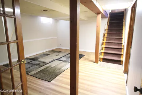 Living - 29 Fredericks Rd, Glenville, NY 12302 photo 3 of 4