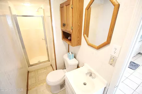 Bath - 29 Fredericks Rd, Glenville, NY 12302 photo 1 of 2