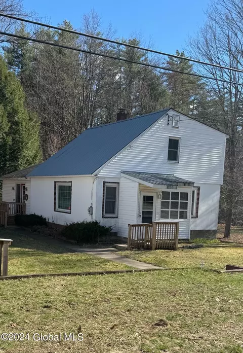 61 Fuller Rd, Corinth, NY 12822