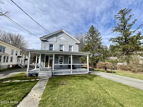 24 W Main St, Cambridge, NY 12816